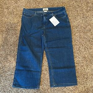 NWT LL Bean women’s favorite fit, straight, slimming cropped jeans 16 Petite